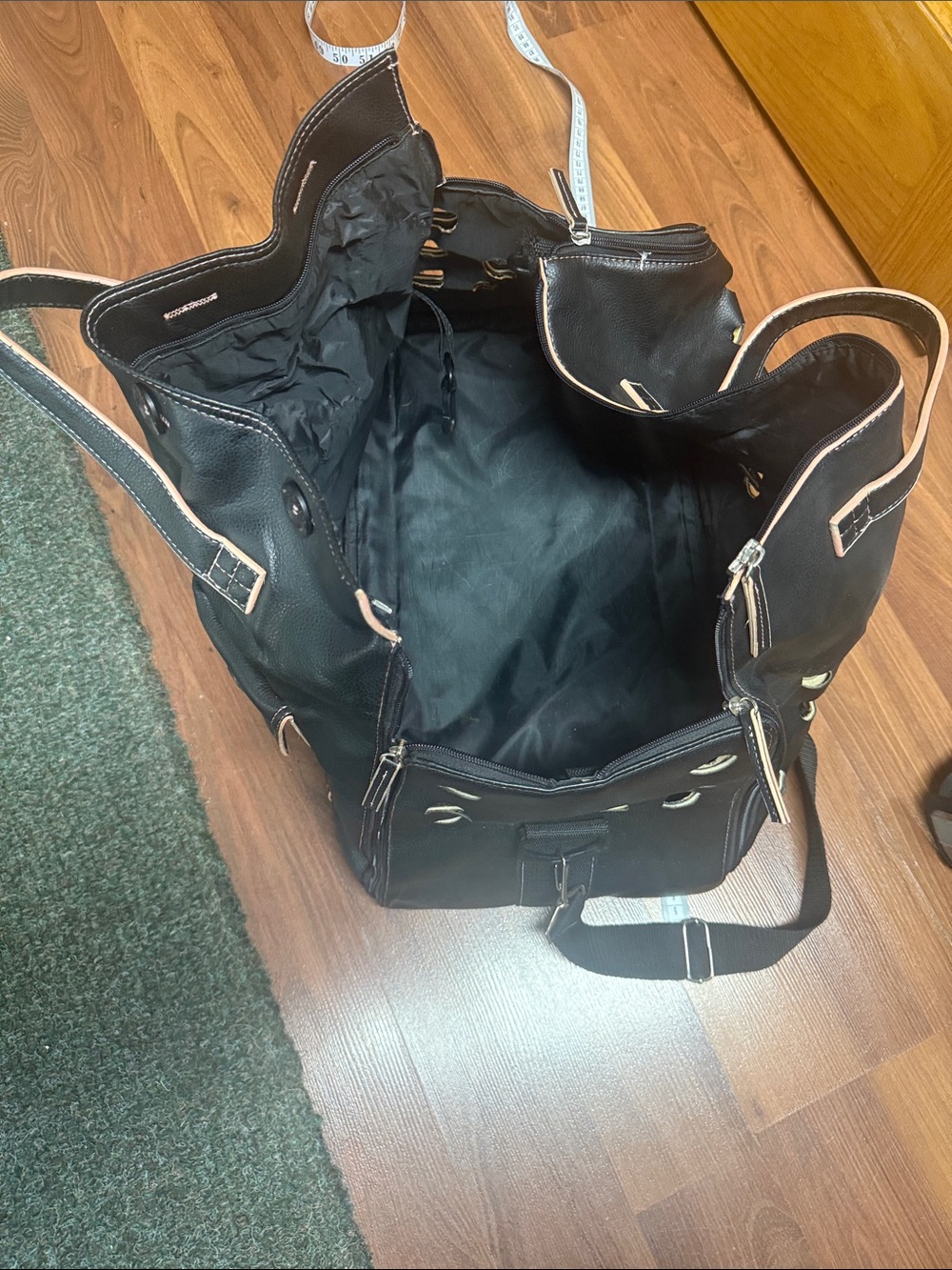 Matt & Nat Montreal Black PVC Dual Top Handle Pet Carrier Bag - Picture 8 of 10
